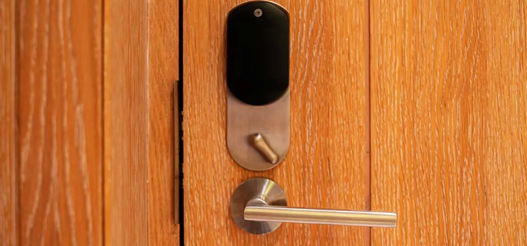 Automatic Locking Door Knob Country Club